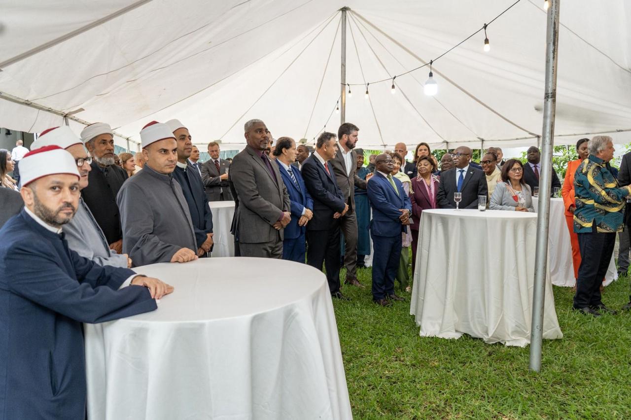 No photo description available.