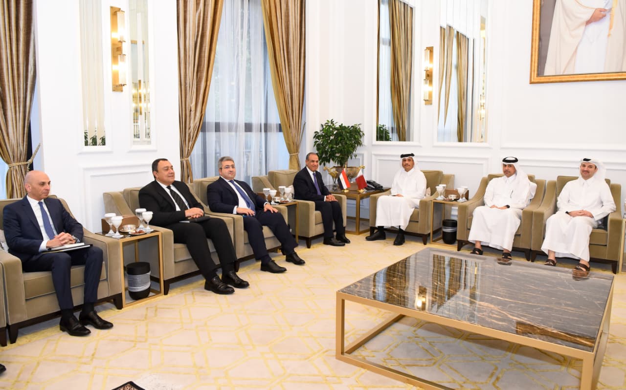 650369684_1248582517451592_2067800185423275971_n قد تكون صورة المكتب البيضاوي ومِنبر